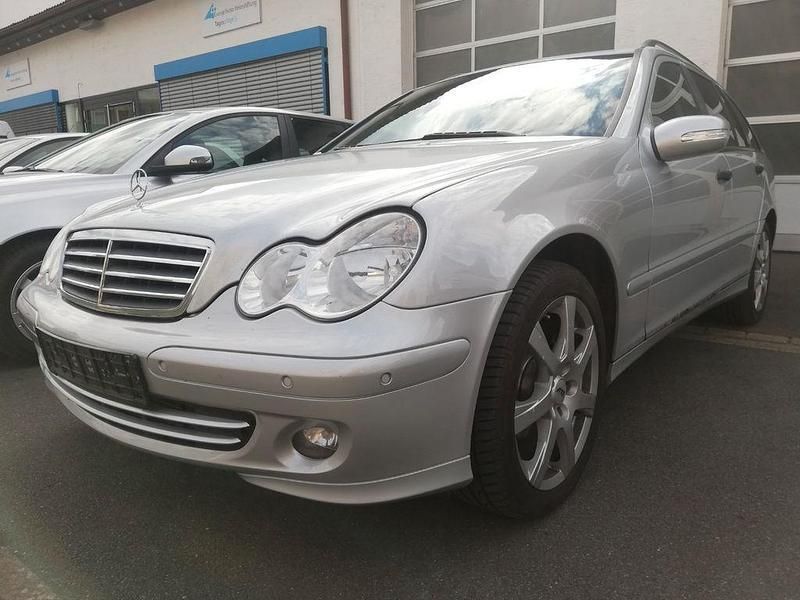 Silber Gebraucht 2006 Mercedes C220 Limousine | 1.900 € (Superpreis) - Bild 1/4