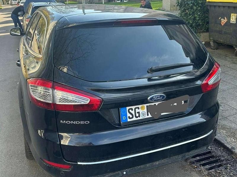 Gebraucht Ford Mondeo Trend 163 PS (119 kW) 2011 Schwarz Kombi