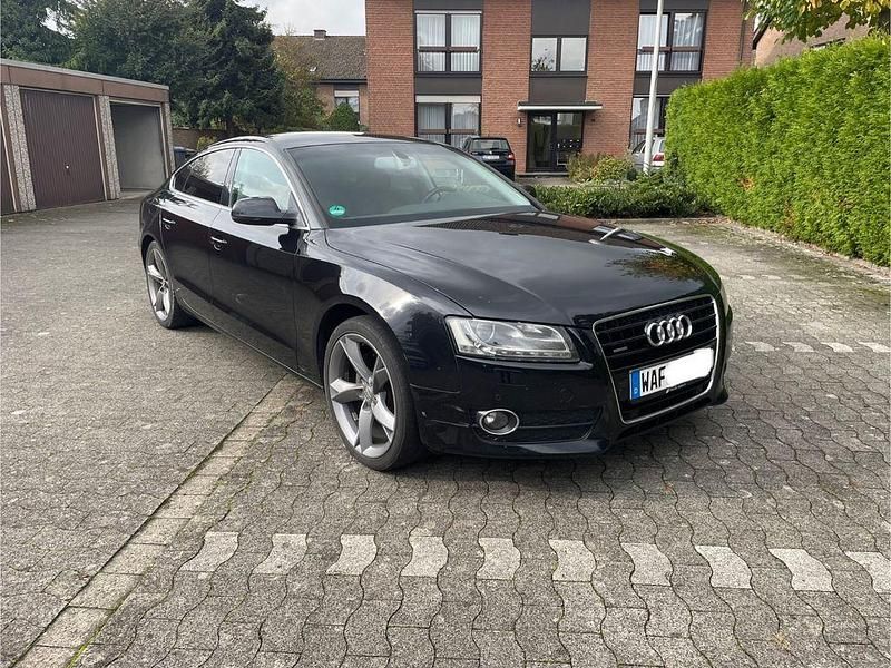 Schwarz Gebraucht 2010 Audi A5 Sportback Ambiente Limousine | 8.800 € (Guter Preis) - Bild 1/4