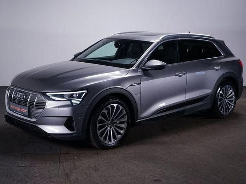 Grey metallic Gebraucht 2021 Audi e-tron S-Line SUV | 27.999 € (Guter Preis) - Bild 1/4