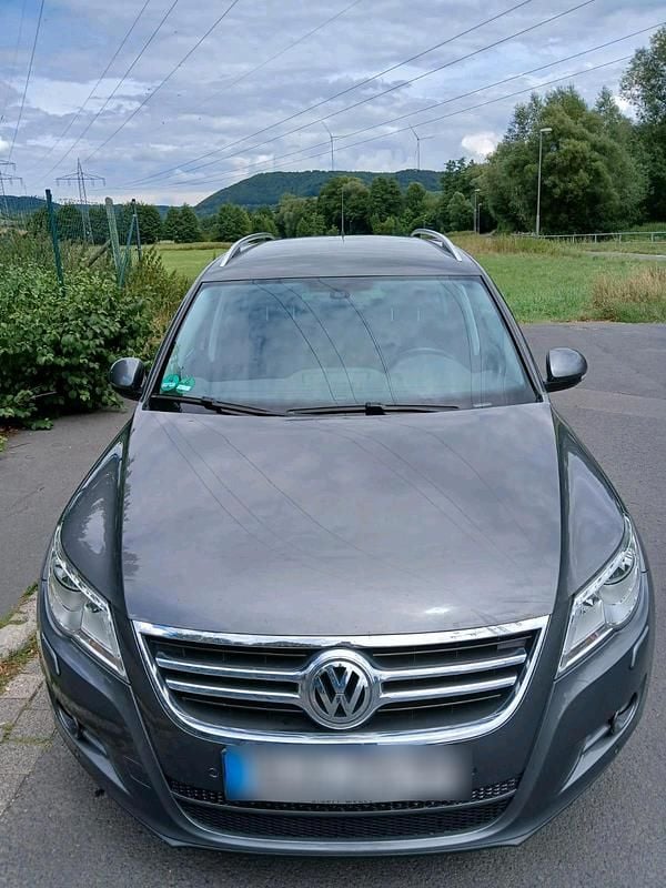 Grau Gebraucht 2011 VW Tiguan SUV | 6.990 € (Guter Preis) - Bild 1/4