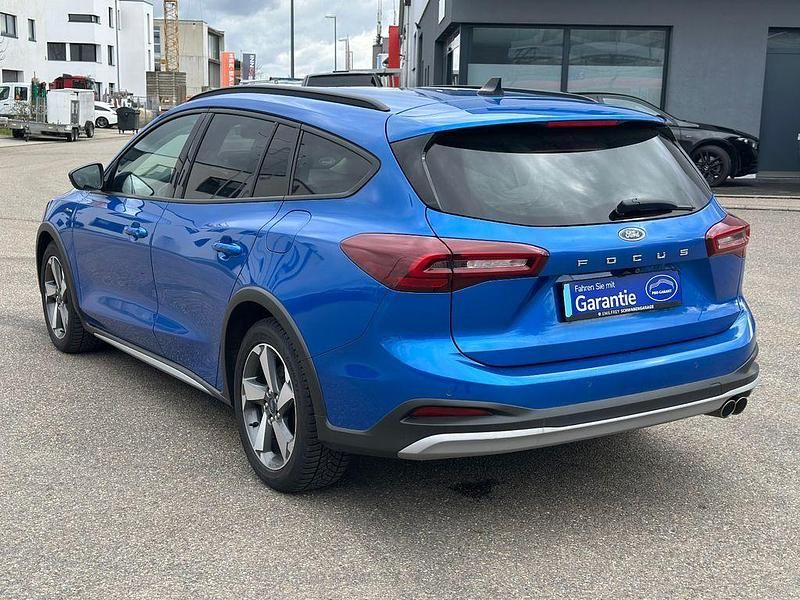 Gebraucht Ford Focus Active X 116 PS (85 kW) 2023 Blau Limousine