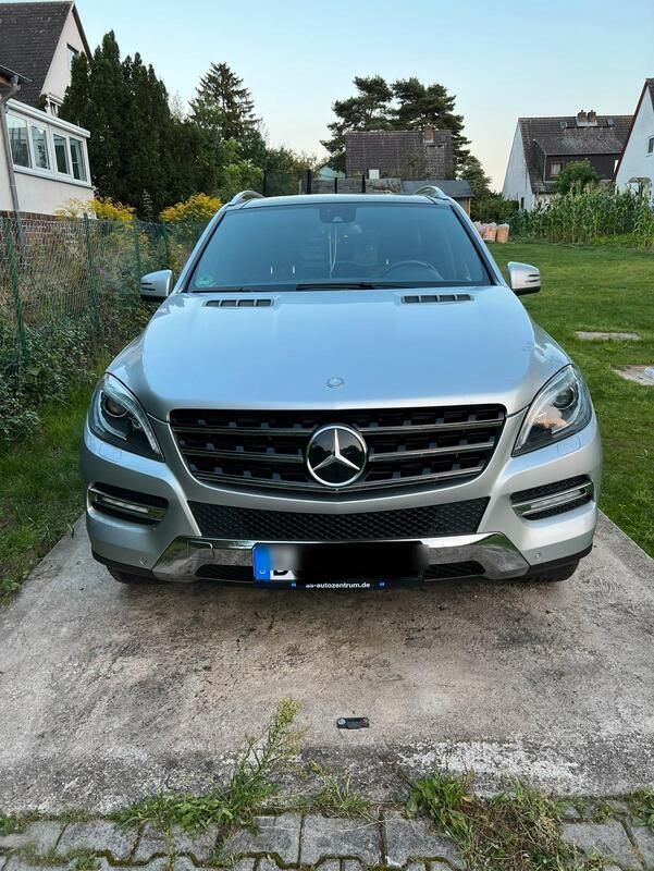 Silber Gebraucht 2012 Mercedes ML350 SUV | 23.500 € (Fairer Preis) - Bild 1/4