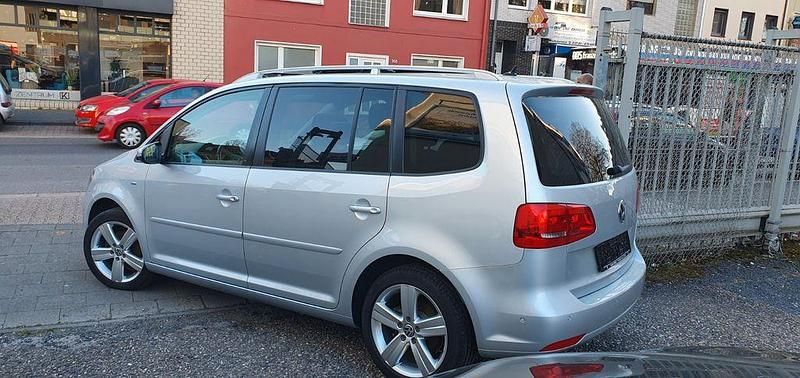 Gebraucht VW Touran Cup 105 PS (77 kW) 2014 Silber Van / Kleinbus