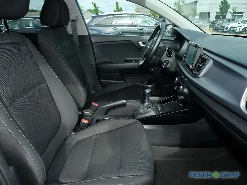 Gebraucht Kia Rio DREAM-TEAM Edition 99 PS (72 kW) 2017 Blau Limousine