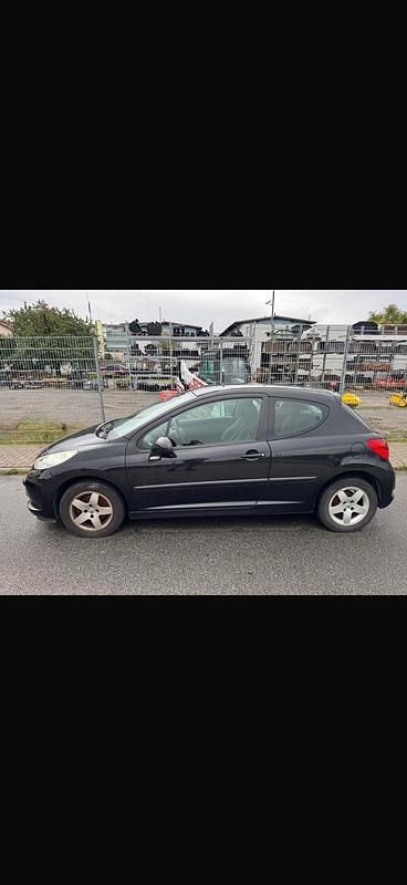 Gebraucht Peugeot 207 90 PS (66 kW) 2009 Schwarz Kleinwagen