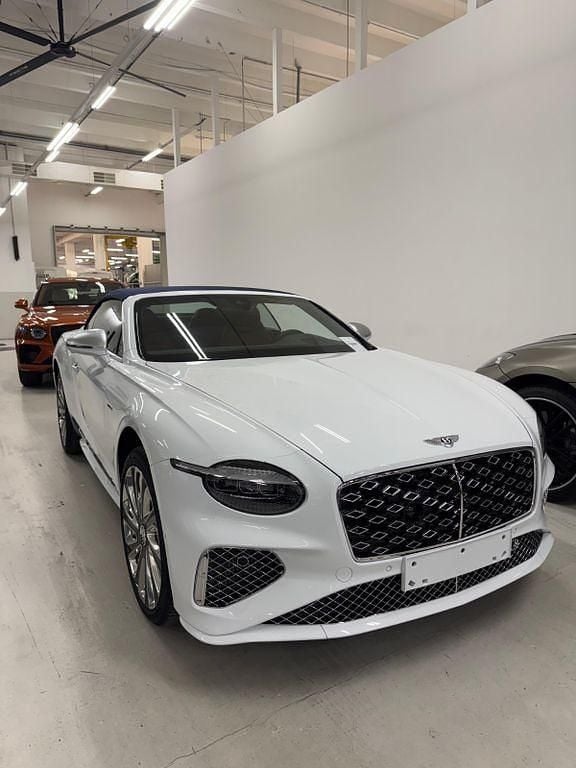 Neu Bentley Continental Mulliner 782 PS (575 kW) 2026 Weiß Cabrio