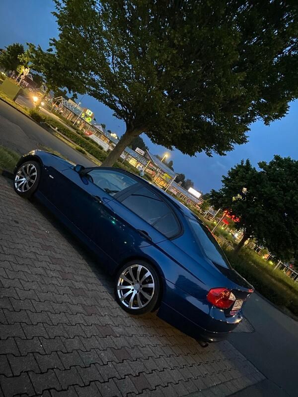 Blau Gebraucht 2006 BMW 320 Limousine | 4.200 € (Fairer Preis) - Bild 1/4