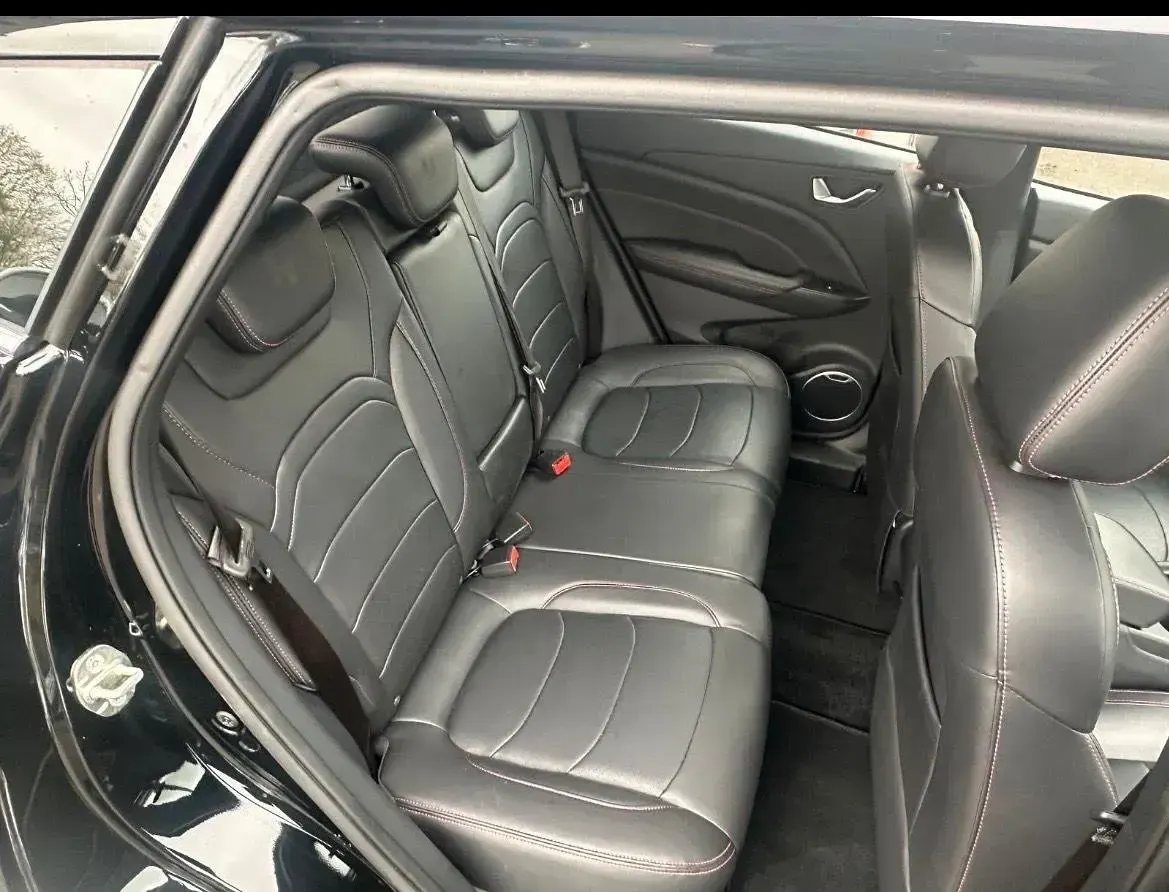 Gebraucht DFSK 500 106 PS (77 kW) 2024 Schwarz SUV