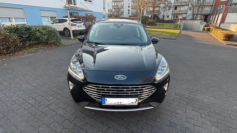 Gebraucht Ford Kuga Titanium 150 PS (110 kW) 2021 Silber SUV