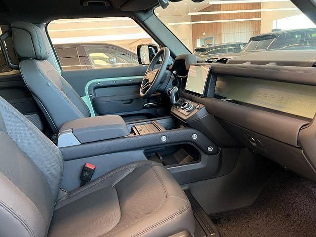 Gebraucht Land Rover Defender 75th Limited Edition 304 PS (223 kW) 2023 Farbe: gr?n SUV