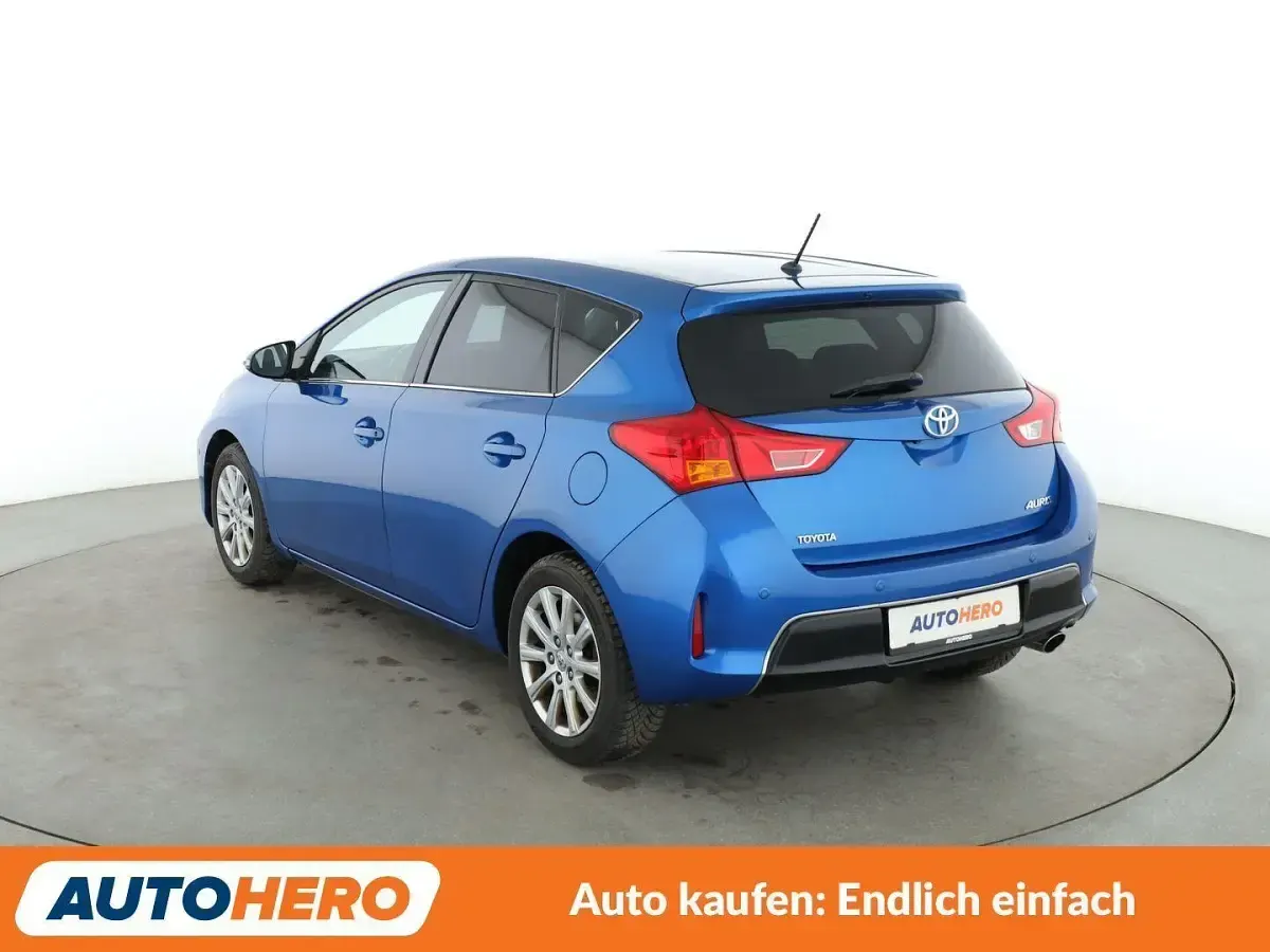 Gebraucht Toyota Auris Life+ 132 PS (97 kW) 2014 Blau Limousine