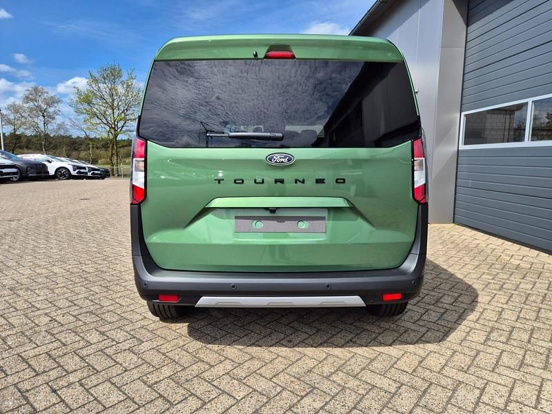 Neu Ford Tourneo Courier Active 125 PS (91 kW) 2026 Bursting green Van / Kleinbus
