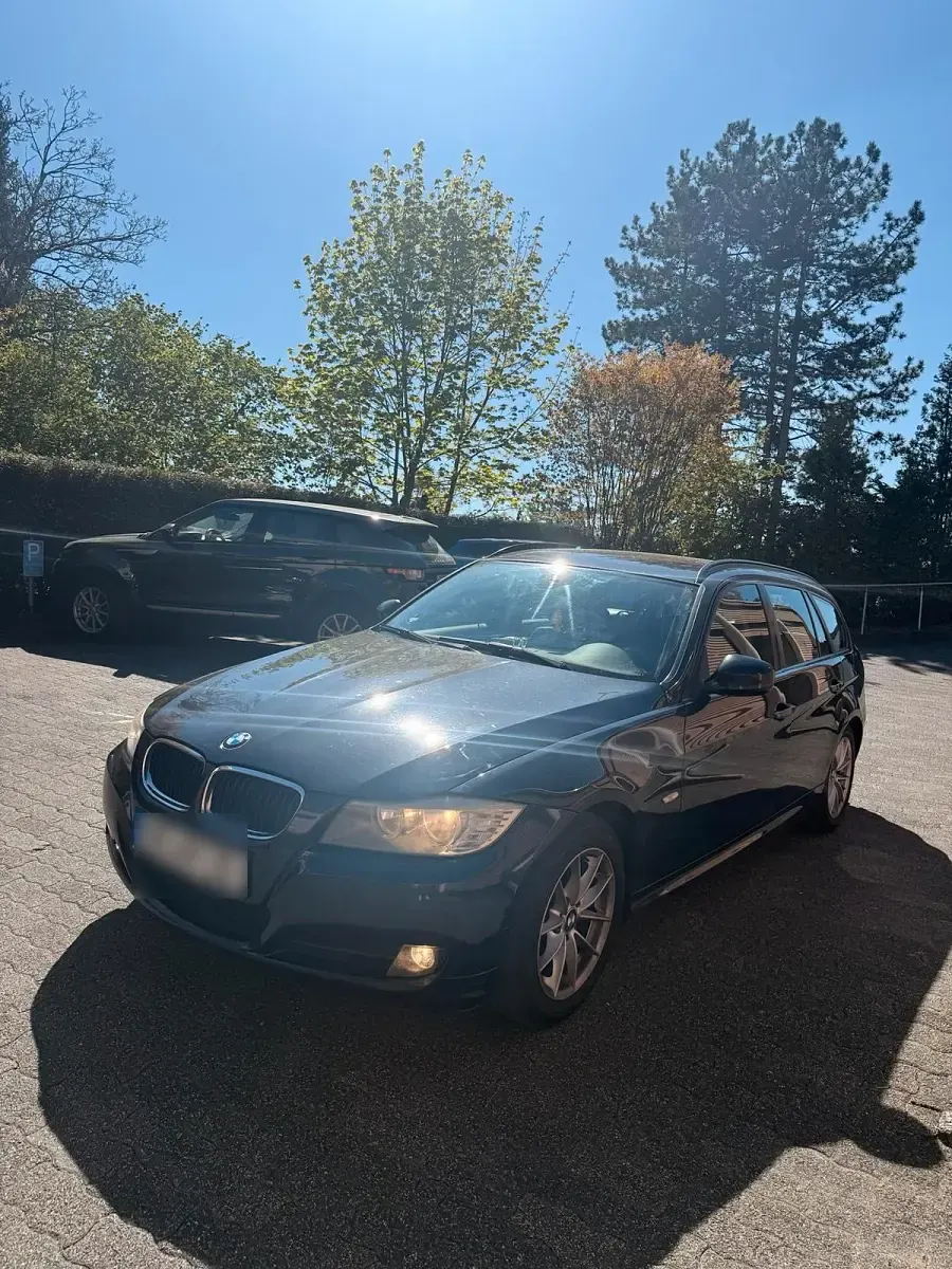 Gebraucht BMW 318 143 PS (105 kW) 2011 Schwarz Kombi