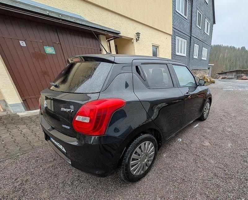 Gebraucht Suzuki Swift Comfort+ 111 PS (81 kW) 2020 Schwarz Kleinwagen