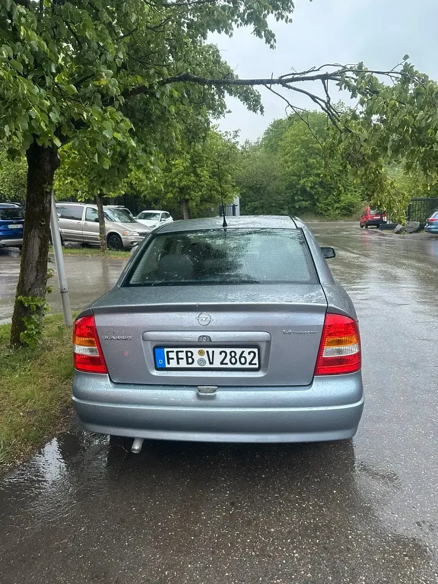 Gebraucht Opel Astra Classic 75 PS (55 kW) 2008 Silber Limousine
