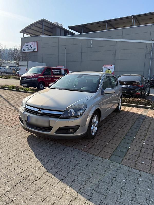 Gebraucht Opel Astra 140 PS (102 kW) 2006 Silber Kleinwagen