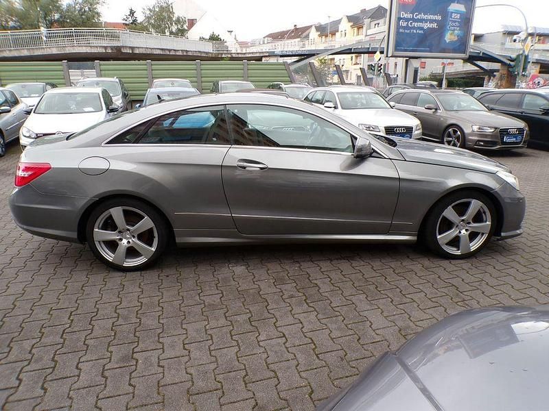 Gebraucht Mercedes E350 265 PS (194 kW) 2013 Grau Coupé