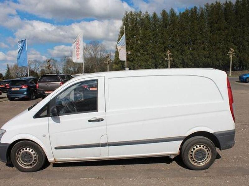 Weiß Gebraucht 2013 Mercedes Vito Van / Kleinbus | 7.990 € (Guter Preis) - Bild 1/4