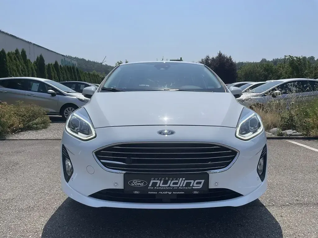 Gebraucht Ford Fiesta Titanium 86 PS (63 kW) 2018 Frostweiß Kleinwagen