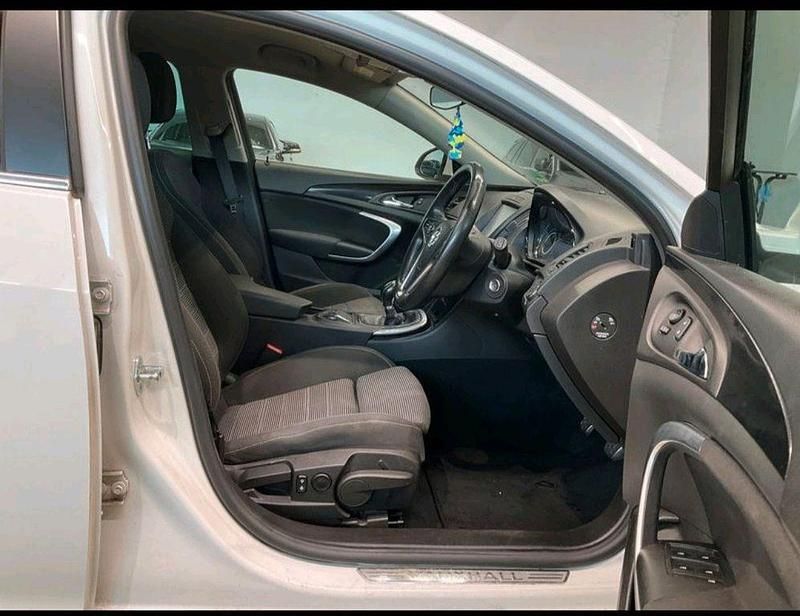 Weiß Gebraucht 2014 Opel Insignia Limousine | 2.990 € (Superpreis) - Bild 1/4