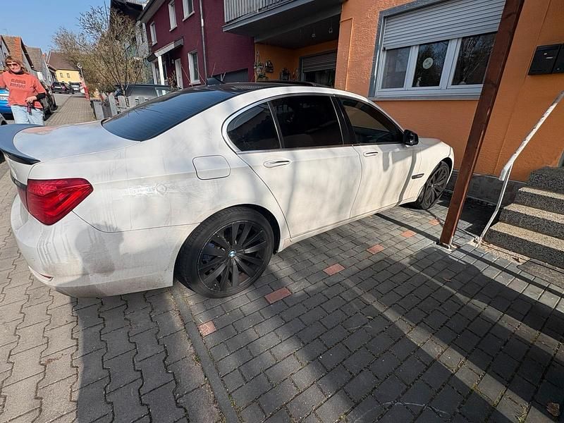 Gebraucht BMW 730 245 PS (180 kW) 2010 Weiß Limousine