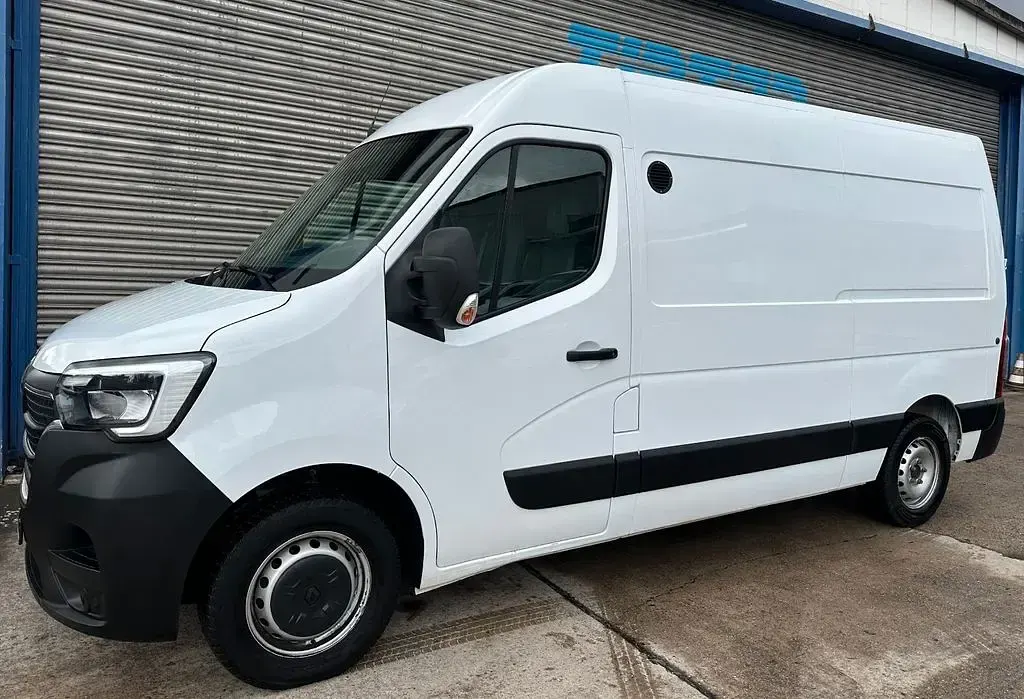 Usata Renault Master 136 CV (100 kW) 2021 Bianco Monovolume