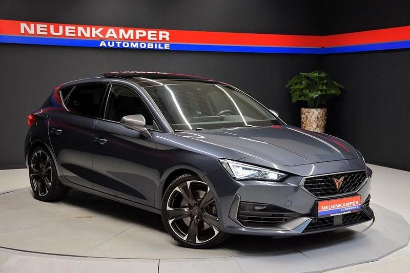 Grau Gebraucht 2022 Cupra Leon VZ Limousine | 29.990 € (Fairer Preis) - Bild 1/4
