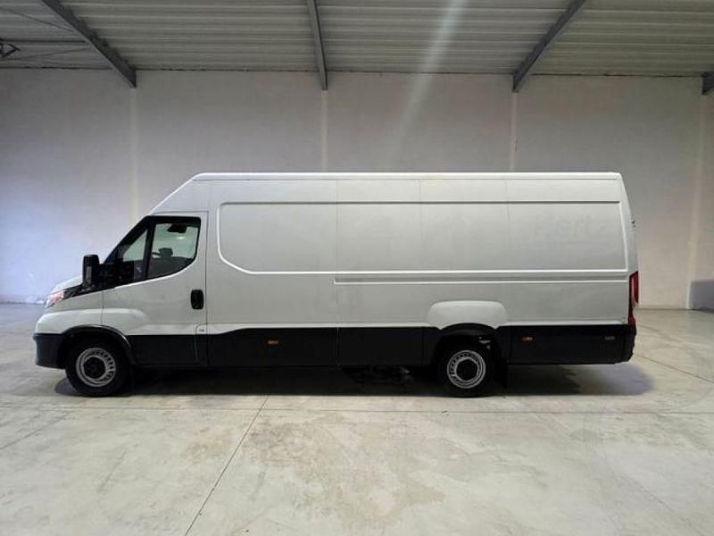 Weiss Gebraucht 2022 Iveco Daily Van | 23.799 € (Guter Preis) - Bild 1/4