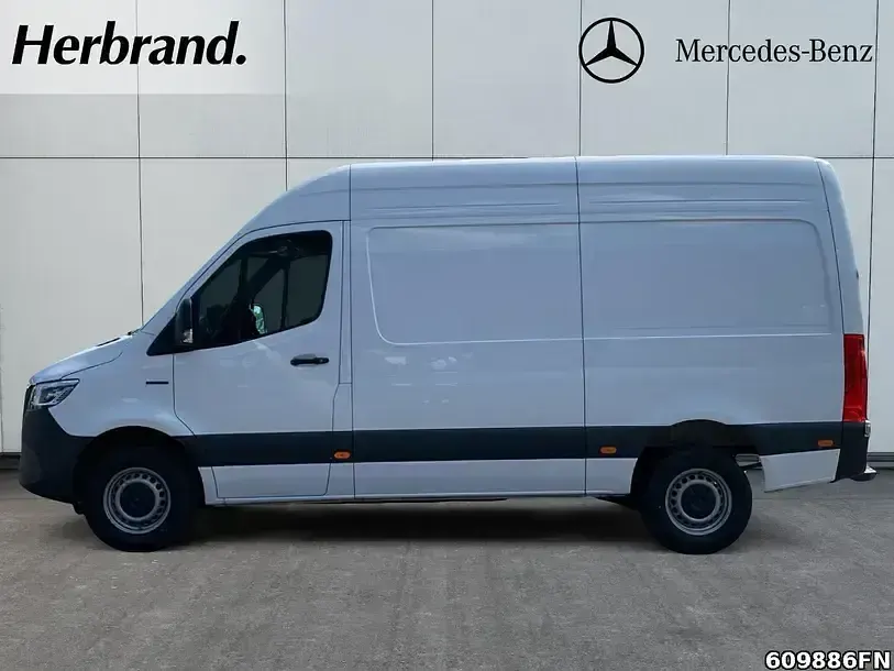 Gebraucht Mercedes E-Sprinter 80 kW (110 PS) 2025 Weiss Van
