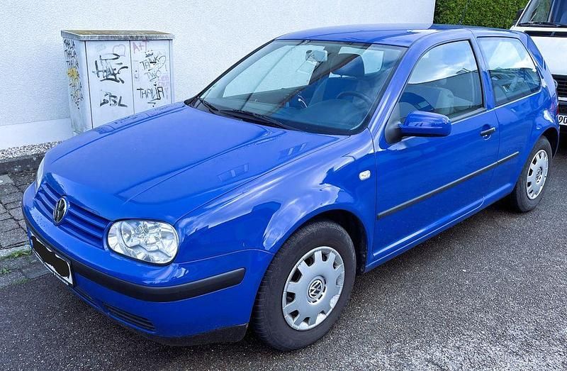 Blau Gebraucht 2000 VW Golf IV Edition Limousine | 1.950 € (Fairer Preis) - Bild 1/4