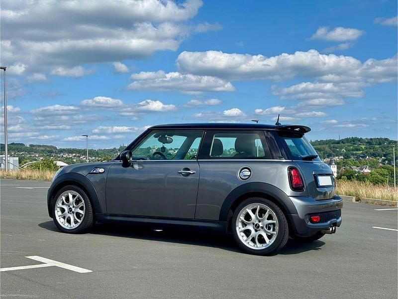 Grau Gebraucht 2010 Mini Cooper S Kleinwagen | 9.000 € (Guter Preis) - Bild 1/4