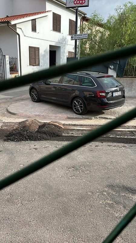 Schwarz Gebraucht 2018 Skoda Octavia Kombi | 14.000 € (Fairer Preis) - Bild 1/4