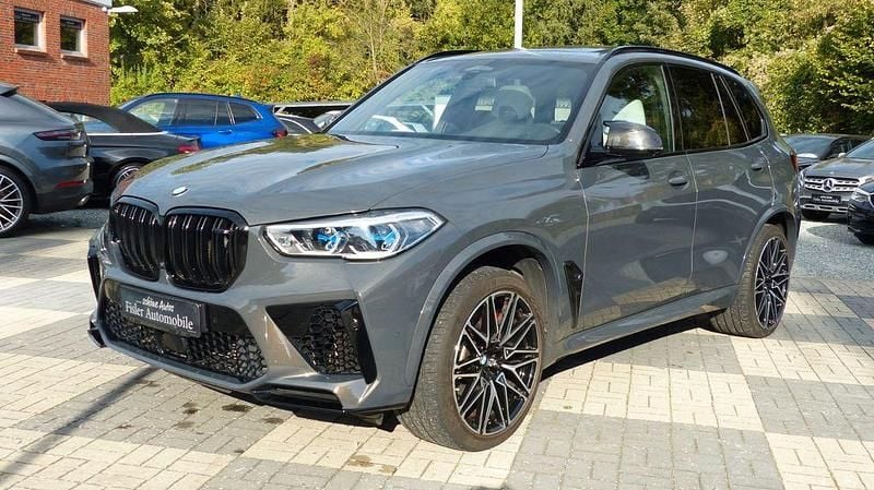 Grau Gebraucht 2021 BMW X5 M Competition Edition SUV | 85.990 € (Etwas zu teuer) - Bild 1/4