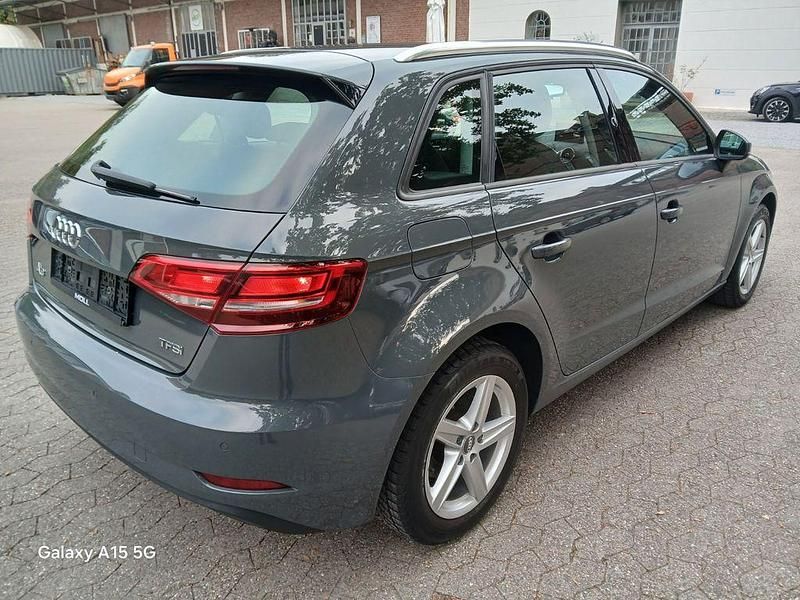 Gebraucht Audi A3 116 PS (85 kW) 2017 Grau Limousine