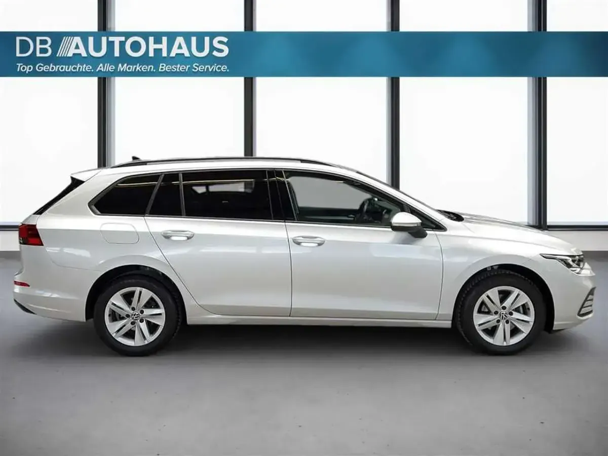 Gebraucht VW Golf VIII Life 110 PS (80 kW) 2024 Silber Kombi