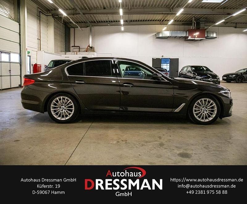 Gebraucht BMW 530 Luxury Line 265 PS (194 kW) 2017 Jatoba metallic Limousine