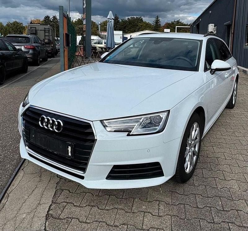 Weiß Gebraucht 2018 Audi A4 Basis Kombi | 14.690 € (Fairer Preis) - Bild 1/4
