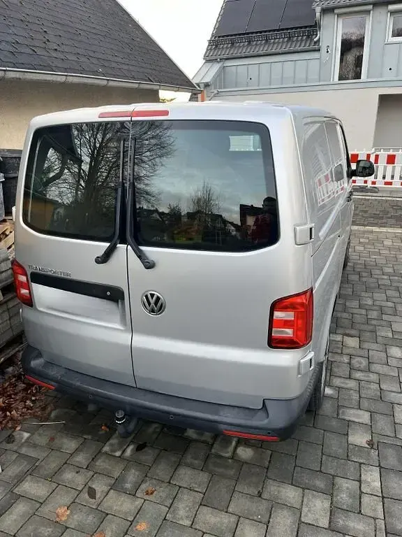 Gebraucht VW Transporter 150 PS (110 kW) 2018 Silber Van