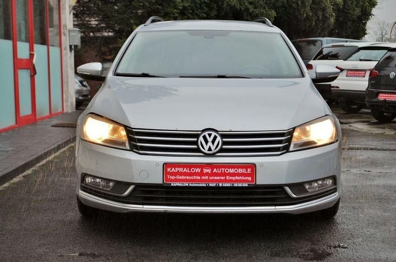 Silber Gebraucht 2012 VW Passat Comfortline Kombi | 5.300 € (Fairer Preis) - Bild 1/4