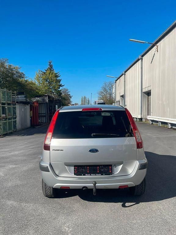 Gebraucht Ford Fusion Ambiente 80 PS (58 kW) 2006 Silber Kleinwagen