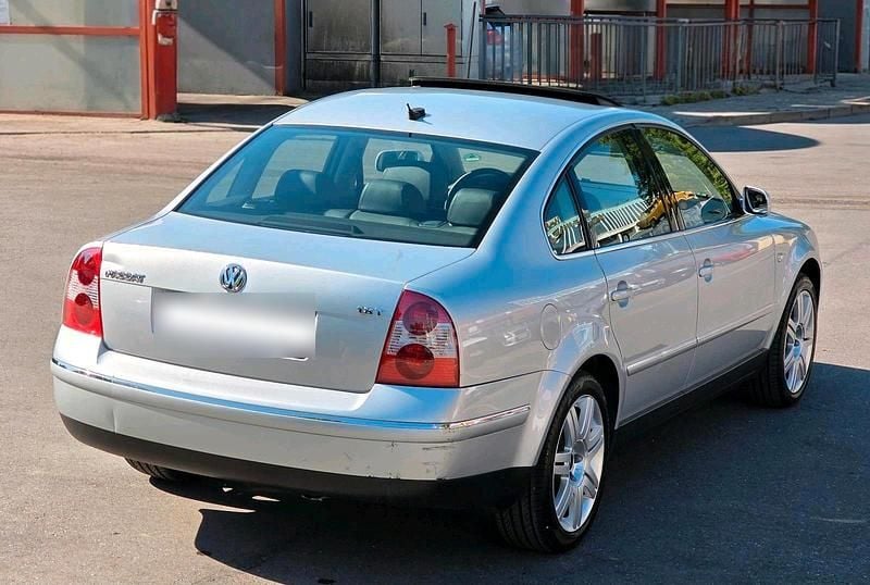 Usata VW Passat 150 CV (110 kW) 2003 Argento Berlina