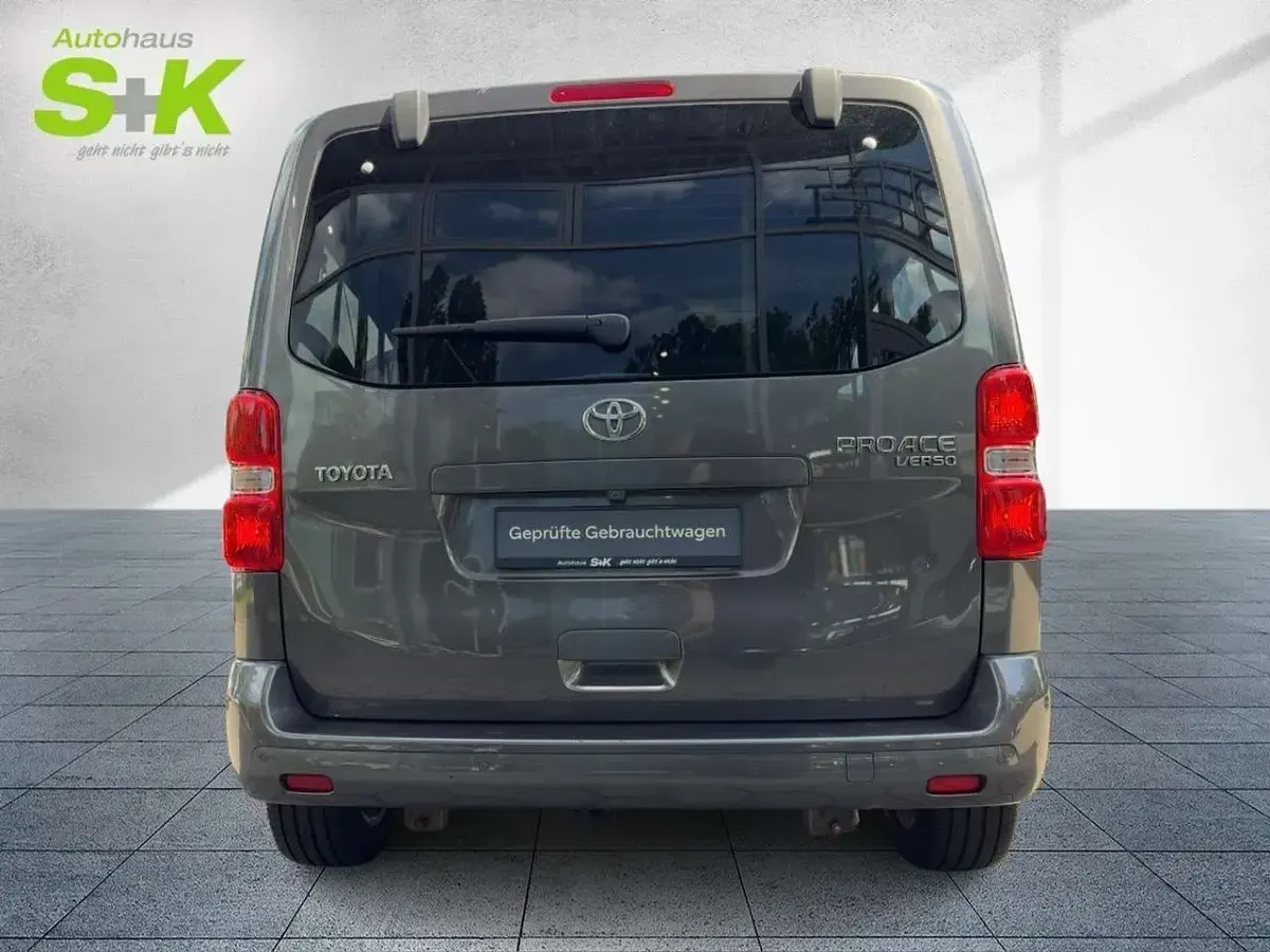 Gebraucht Toyota Proace Verso Team 177 PS (130 kW) 2020 Basaltgrau metallic Kombi