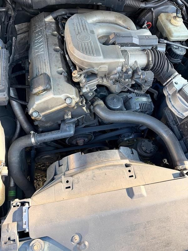 Second-hand BMW 316 1998 Verde Berlinǎ