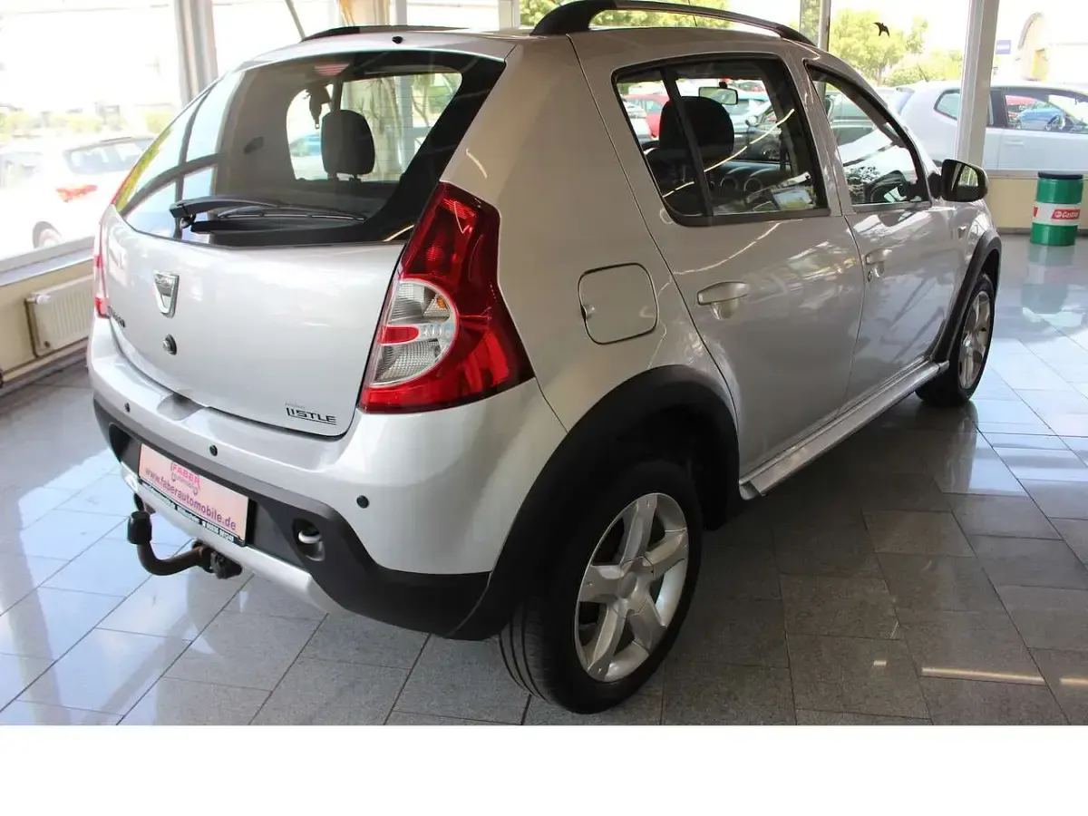 Gebraucht Dacia Sandero Stepway 84 PS (61 kW) 2012 Silber Limousine
