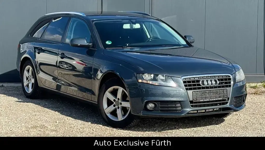 Gebraucht Audi A4 Attraction 143 PS (105 kW) 2011 Grau Kombi
