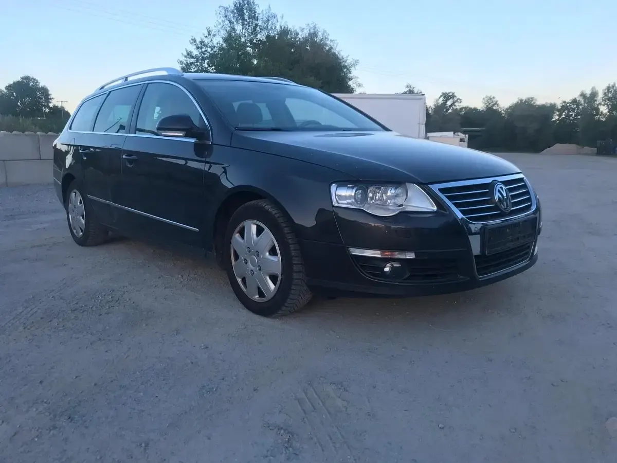 Gebraucht VW Passat 160 PS (117 kW) 2009 Grau Kombi