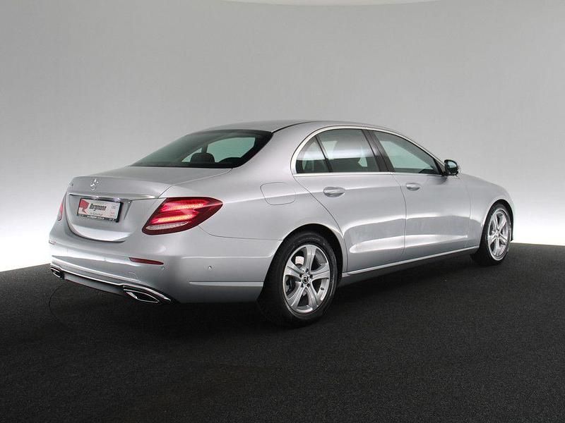 Gebraucht Mercedes 220 194 PS (142 kW) 2017 Iridiumsilber  metalliclack (metallic) Limousine