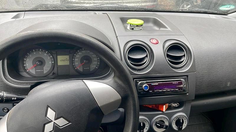 Gebraucht Mitsubishi Colt 75 PS (55 kW) 2009 Rot Kleinwagen