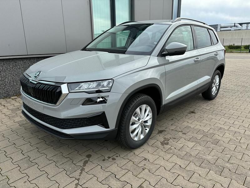 Neu 2025 Skoda Karoq Selection SUV | 30.339 € (Superpreis) - Bild 1/4